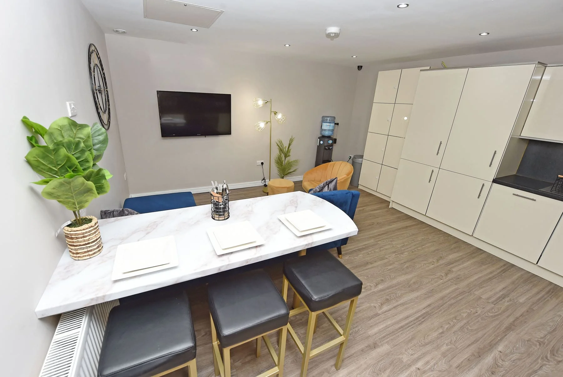 Beta House Platinum Room
