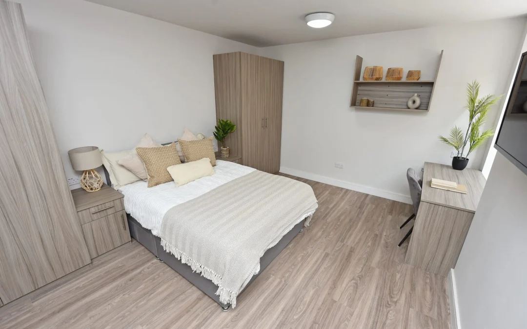 Windsor Court B – Silver Plus